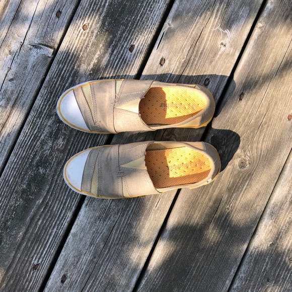 Columbia volc n vent slip on sneaker shoes size 6 - Picture 2 of 3